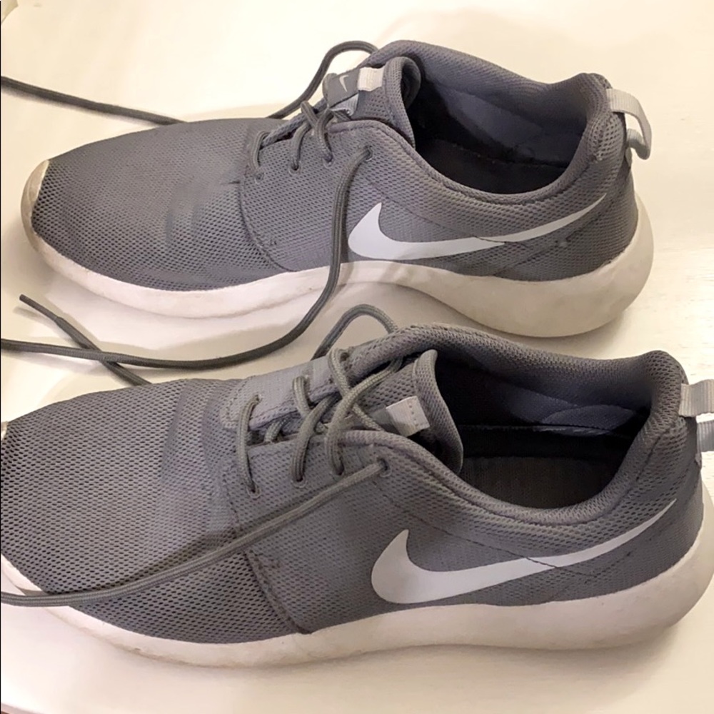 Womens Nike Roshe Runs Grey